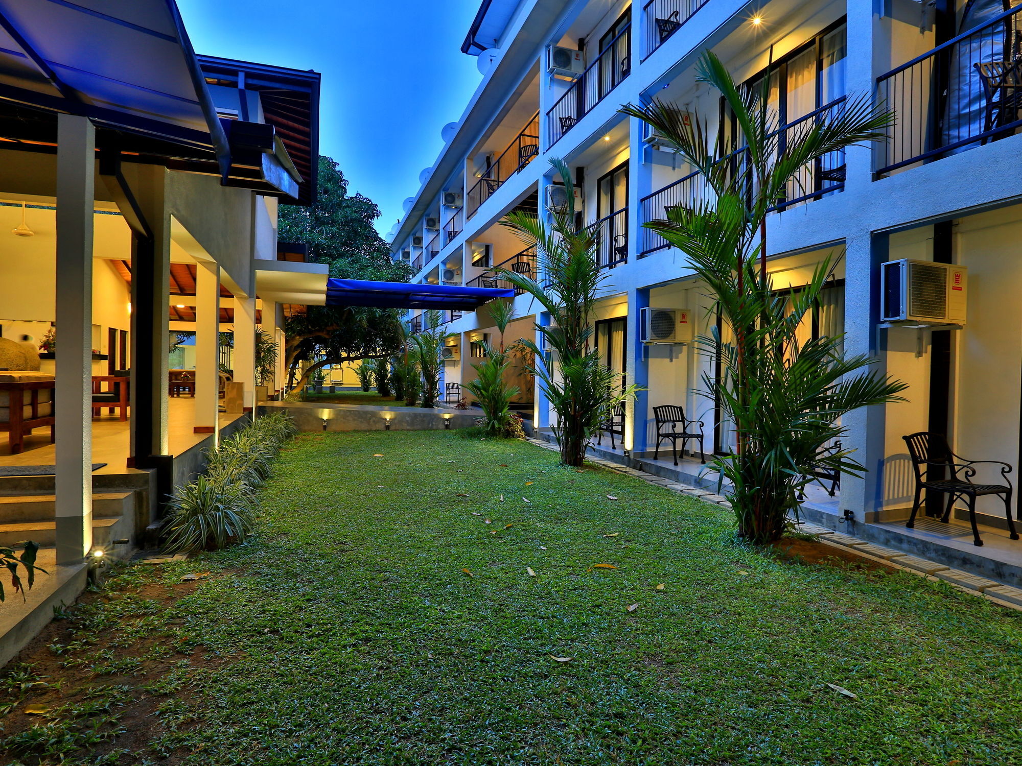 The Blue Wave Hotel Arugam Bay Eksteriør billede